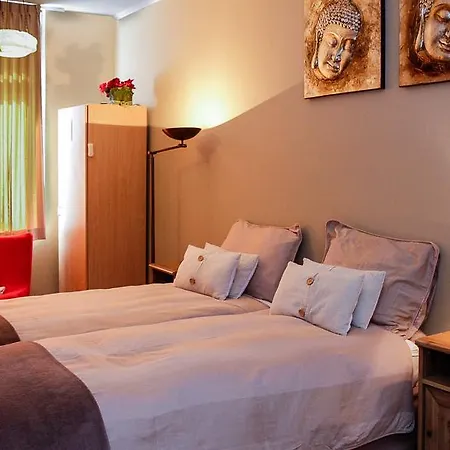 Pension Arnhem דירה *